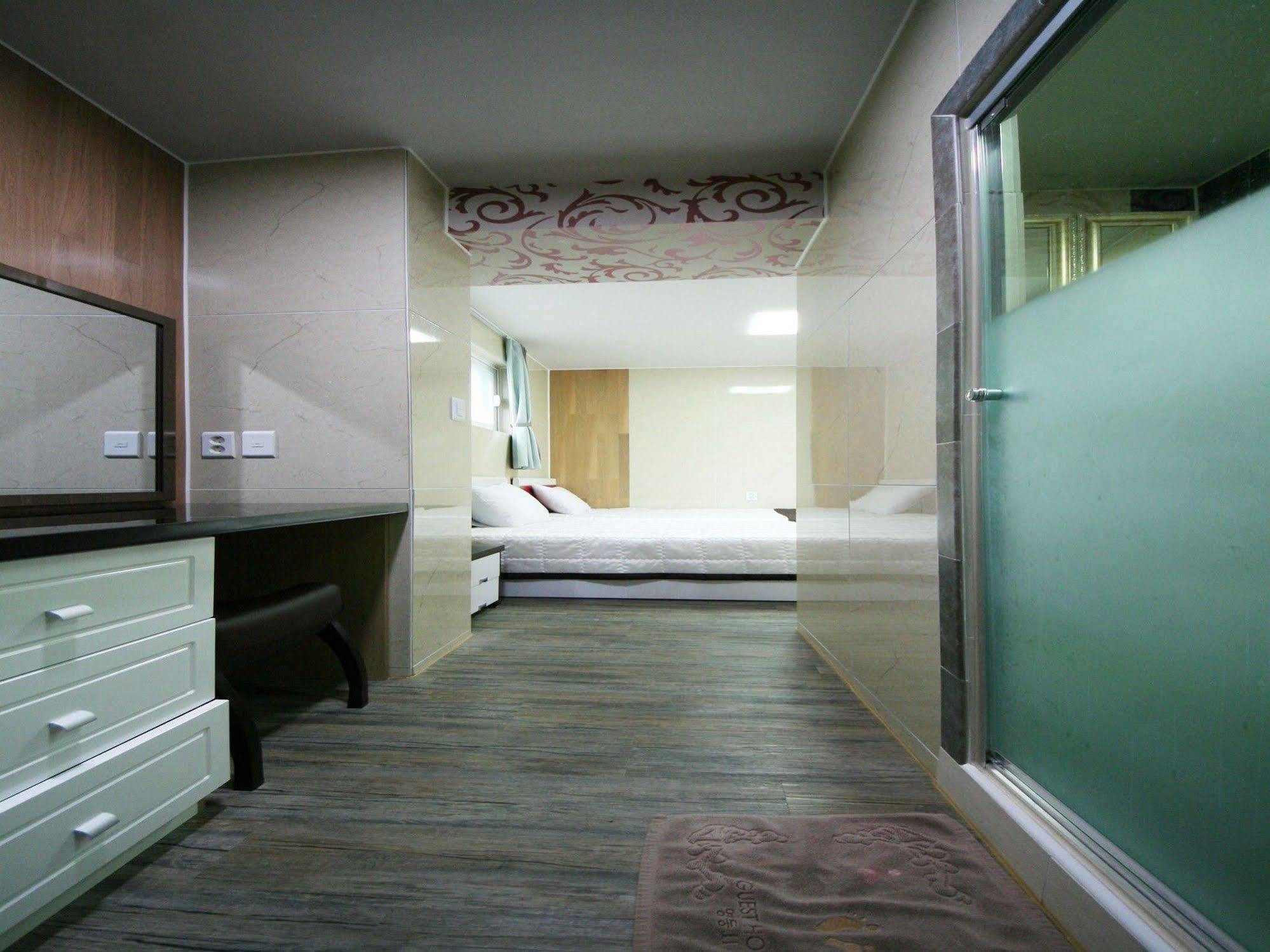 Guesthouse Myeongdong 2 Séoul Extérieur photo